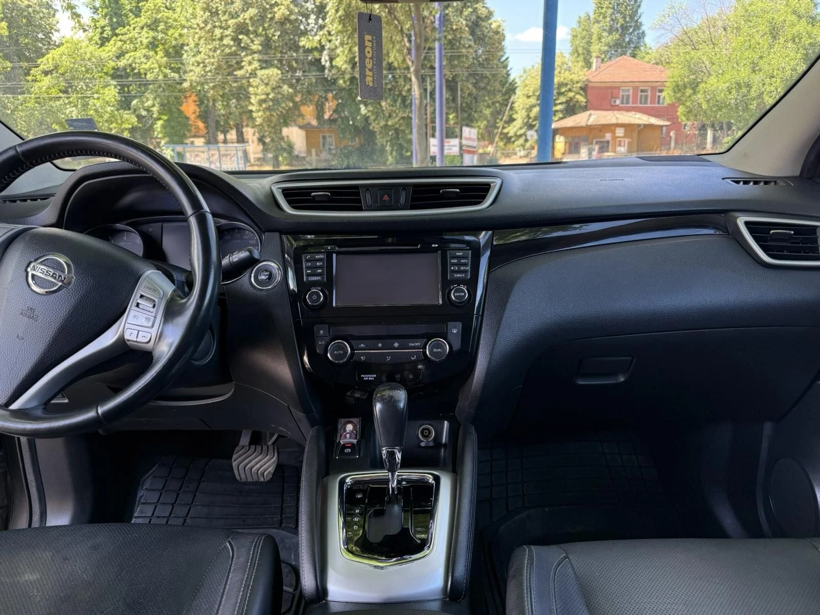 Nissan Qashqai, снимка 8 - Автомобили и джипове - 56364659