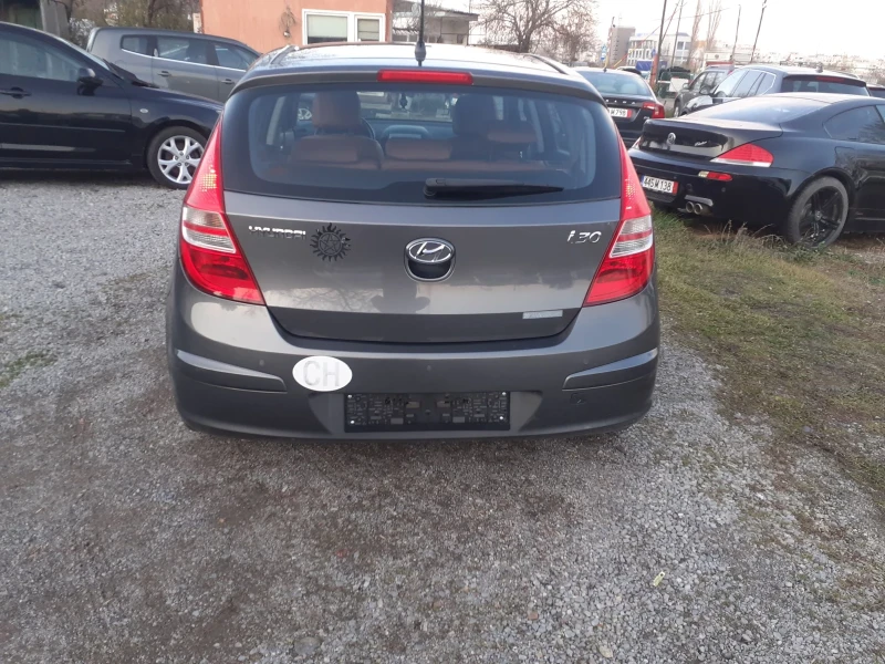 Hyundai I30 1.6 PREMIUM като нова , снимка 6 - Автомобили и джипове - 48430777