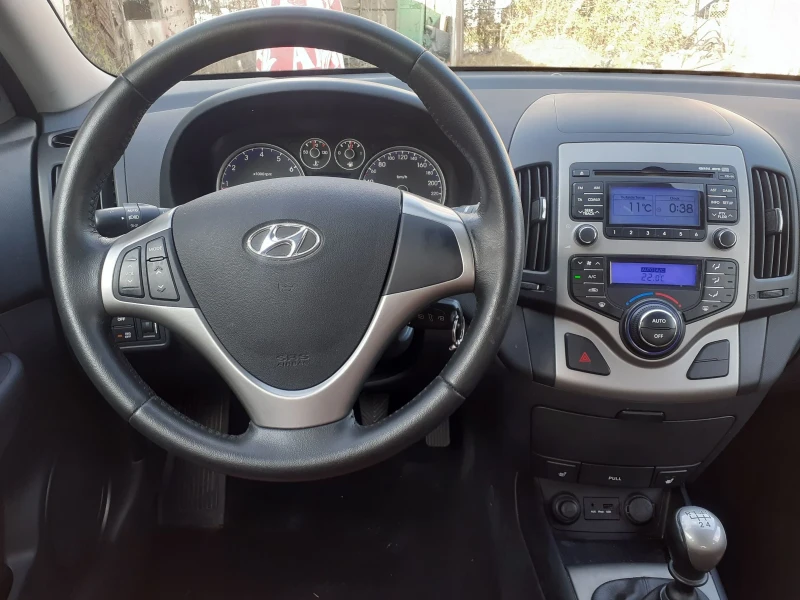 Hyundai I30 1.6 PREMIUM като нова , снимка 8 - Автомобили и джипове - 48430777