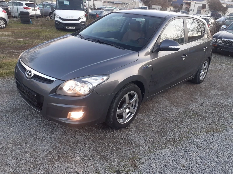 Hyundai I30 1.6 PREMIUM като нова , снимка 1 - Автомобили и джипове - 48430777