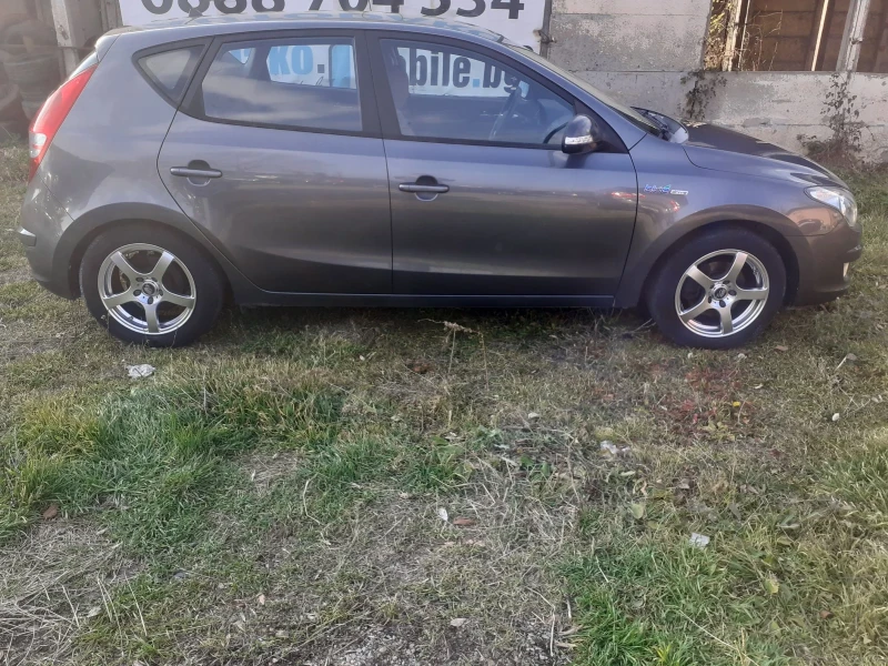 Hyundai I30 1.6 PREMIUM като нова , снимка 14 - Автомобили и джипове - 48430777