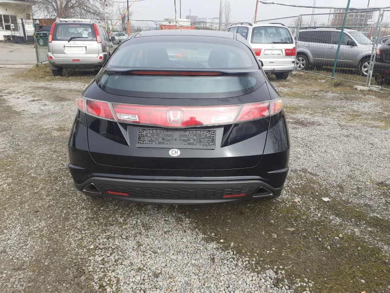 Honda Civic 1.8 КАТО НОВА , снимка 4 - Автомобили и джипове - 49149359