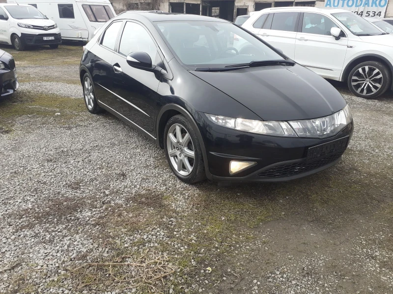 Honda Civic 1.8 КАТО НОВА , снимка 3 - Автомобили и джипове - 49149359