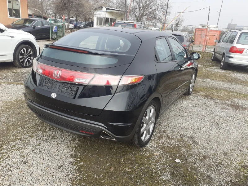 Honda Civic 1.8 КАТО НОВА , снимка 5 - Автомобили и джипове - 49149359