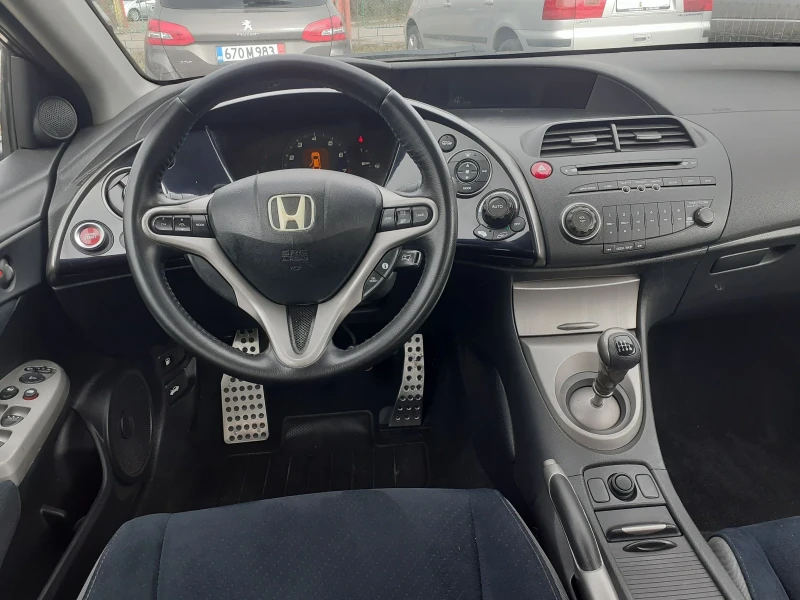 Honda Civic 1.8 КАТО НОВА , снимка 10 - Автомобили и джипове - 49149359