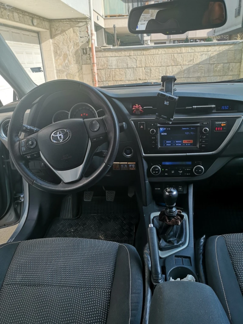 Toyota Auris, снимка 2 - Автомобили и джипове - 48970781