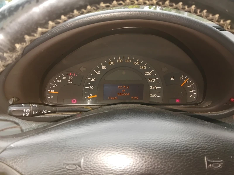 Mercedes-Benz C 200 Климатик-2 комплекта гуми+ джанти-всичко платено, снимка 5 - Автомобили и джипове - 51750205