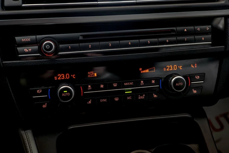 BMW M5 4.4 V8/Камера/Harman Kardon/Обдухване/Карбон/Soft , снимка 15 - Автомобили и джипове - 53580598