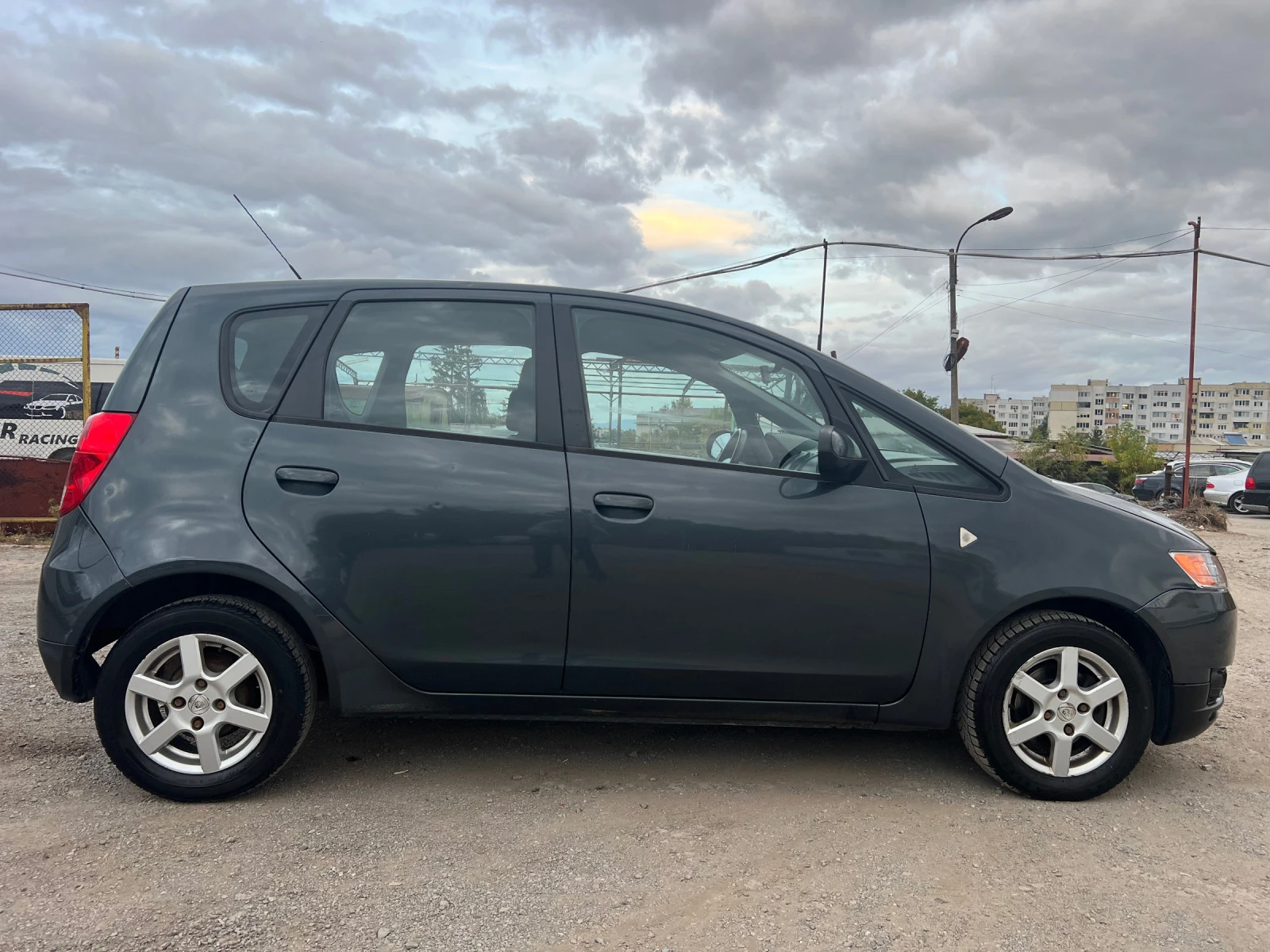 Mitsubishi Colt 1.3i Klimatik - изображение 6