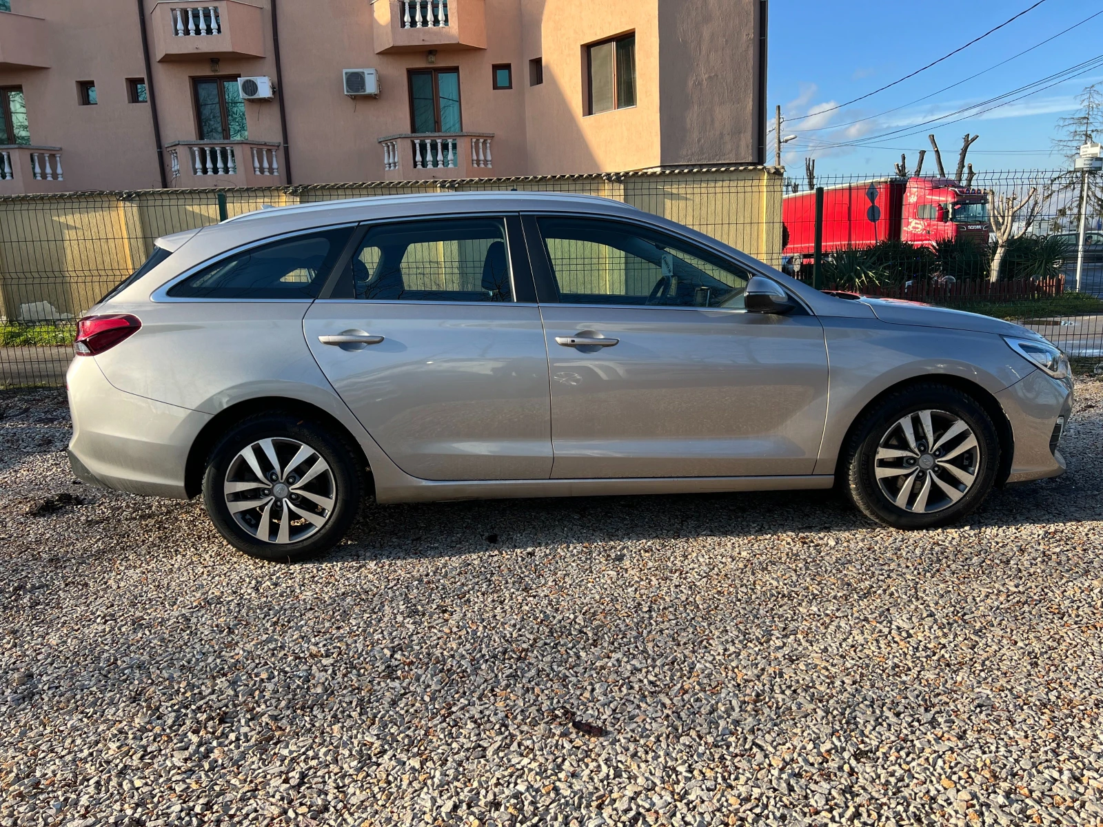 Hyundai I30 1.6CRDi - изображение 4