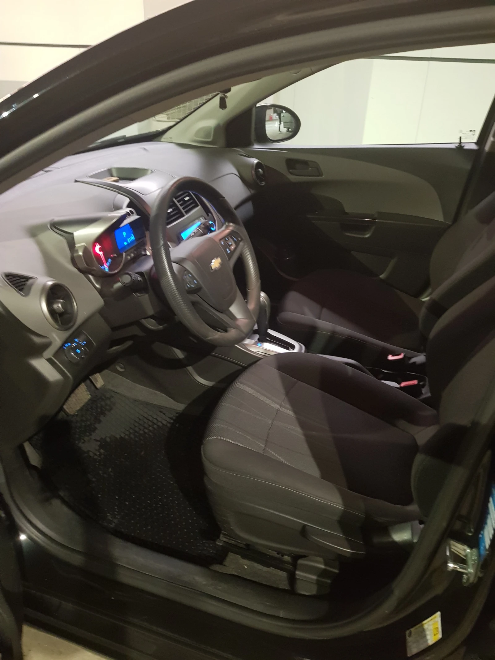 Chevrolet Aveo 1, 4 АТбензин 37км. - изображение 10