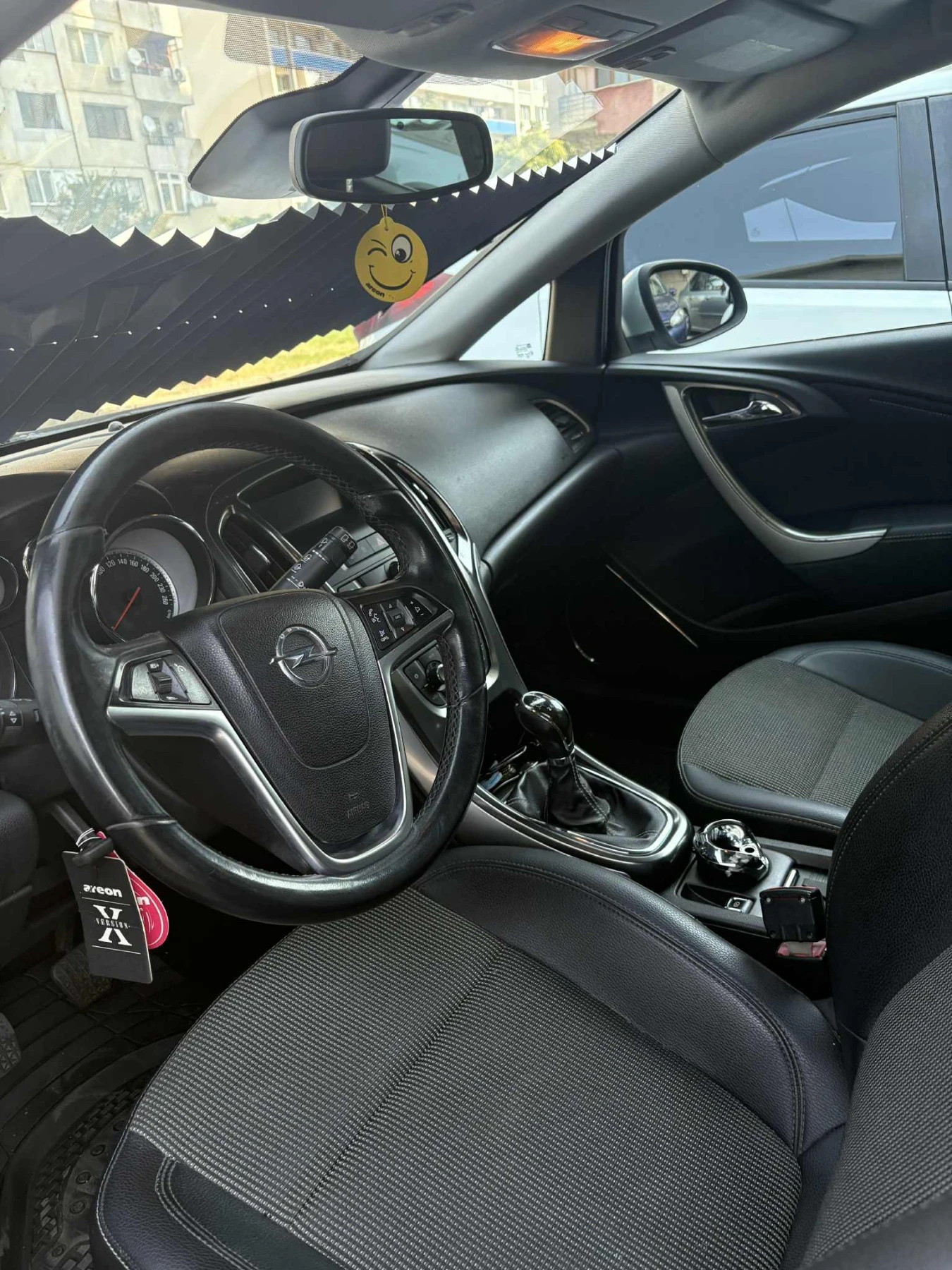 Opel Astra J Sport Tourer Cosmo - изображение 8