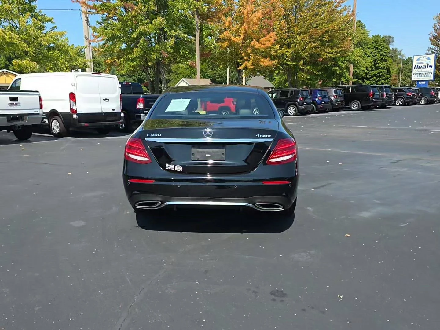 Mercedes-Benz E 400 4MATIC Sedan - изображение 3