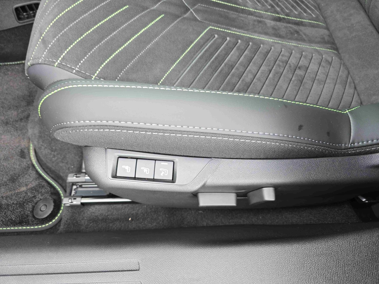 Peugeot 2008 GT PureTech 145 HYBRID 48V e-DCS6 | Mobile.bg � ����������� 10