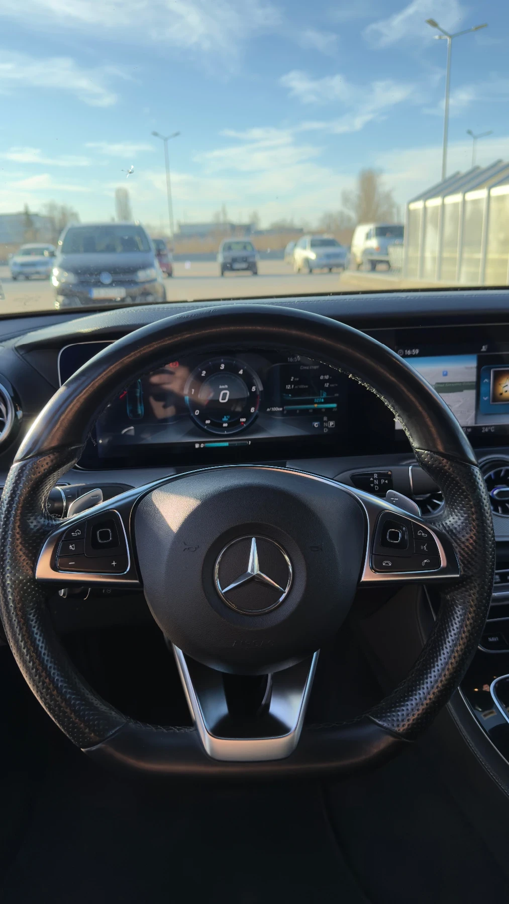 Mercedes-Benz E 220 AMG LINE!9G-TRONIC!HEAD-UP!WIDESCREEN!TOP!, снимка 13 - Автомобили и джипове - 53824368