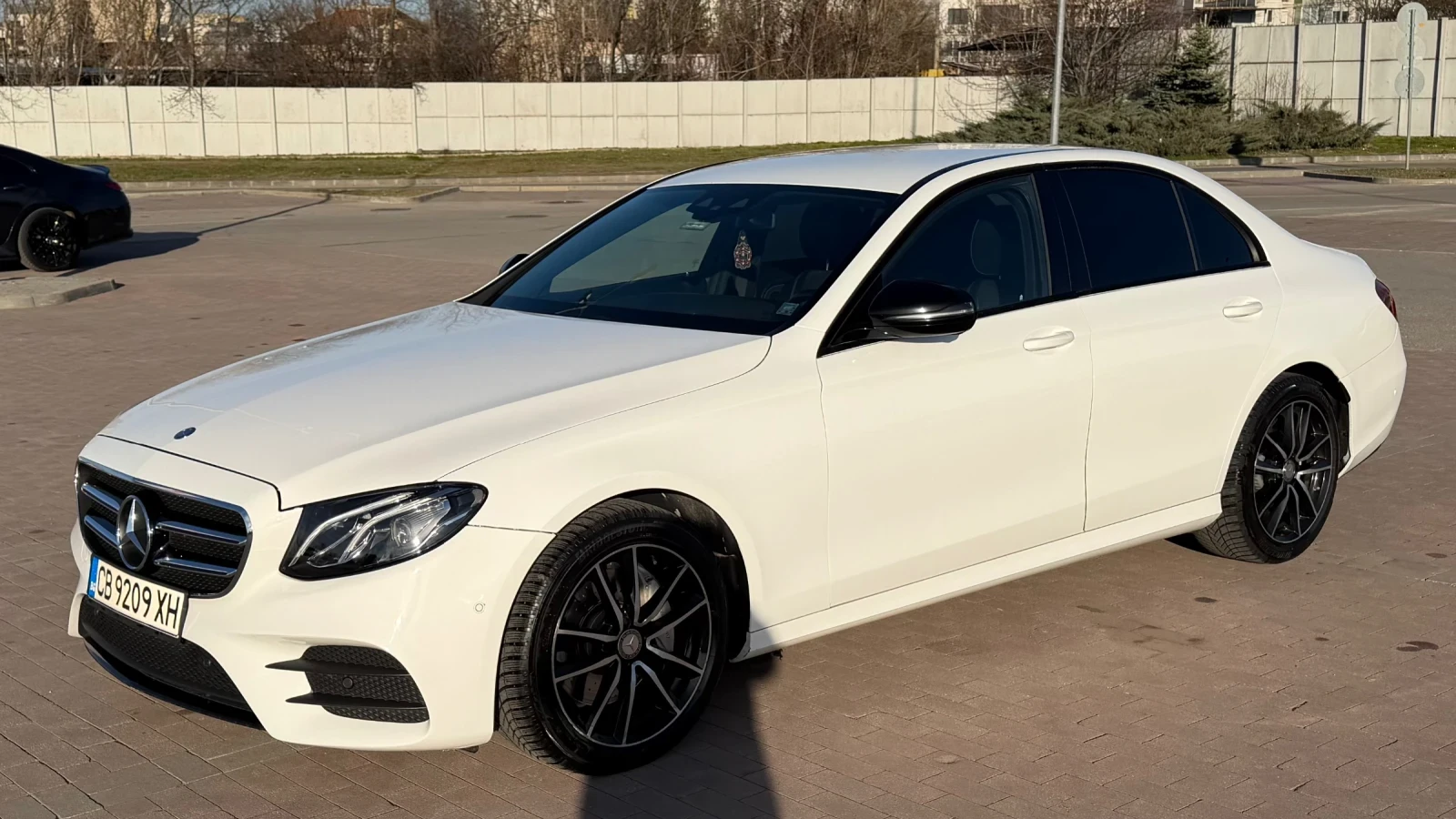Mercedes-Benz E 220 AMG LINE!9G-TRONIC!HEAD-UP!WIDESCREEN!TOP!