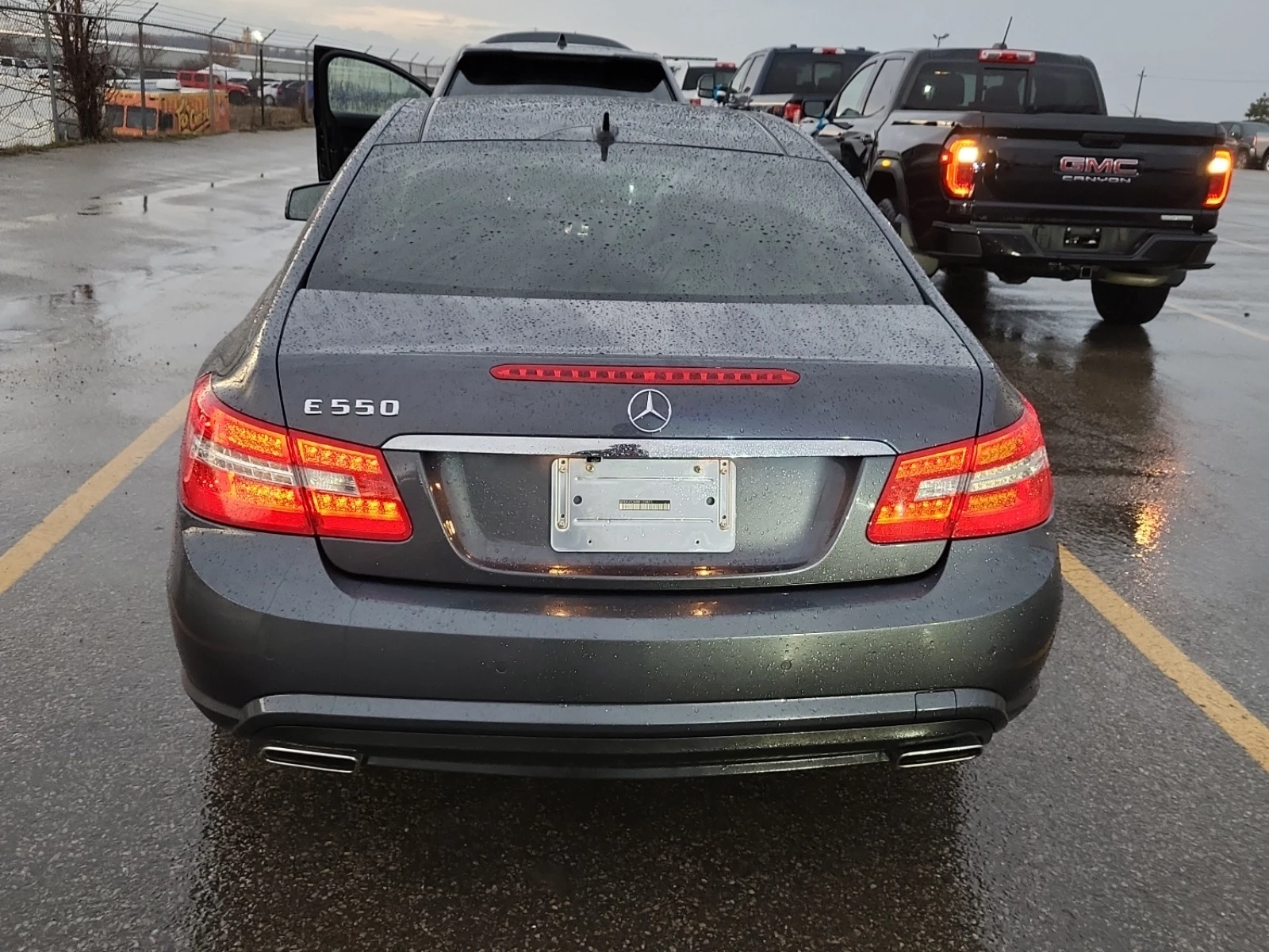 Mercedes-Benz E 500 ОБДУХВАНЕ * ПАНОРАМА * СЕРВИЗНА ИСТОРИЯ * , снимка 4 - Автомобили и джипове - 54140753