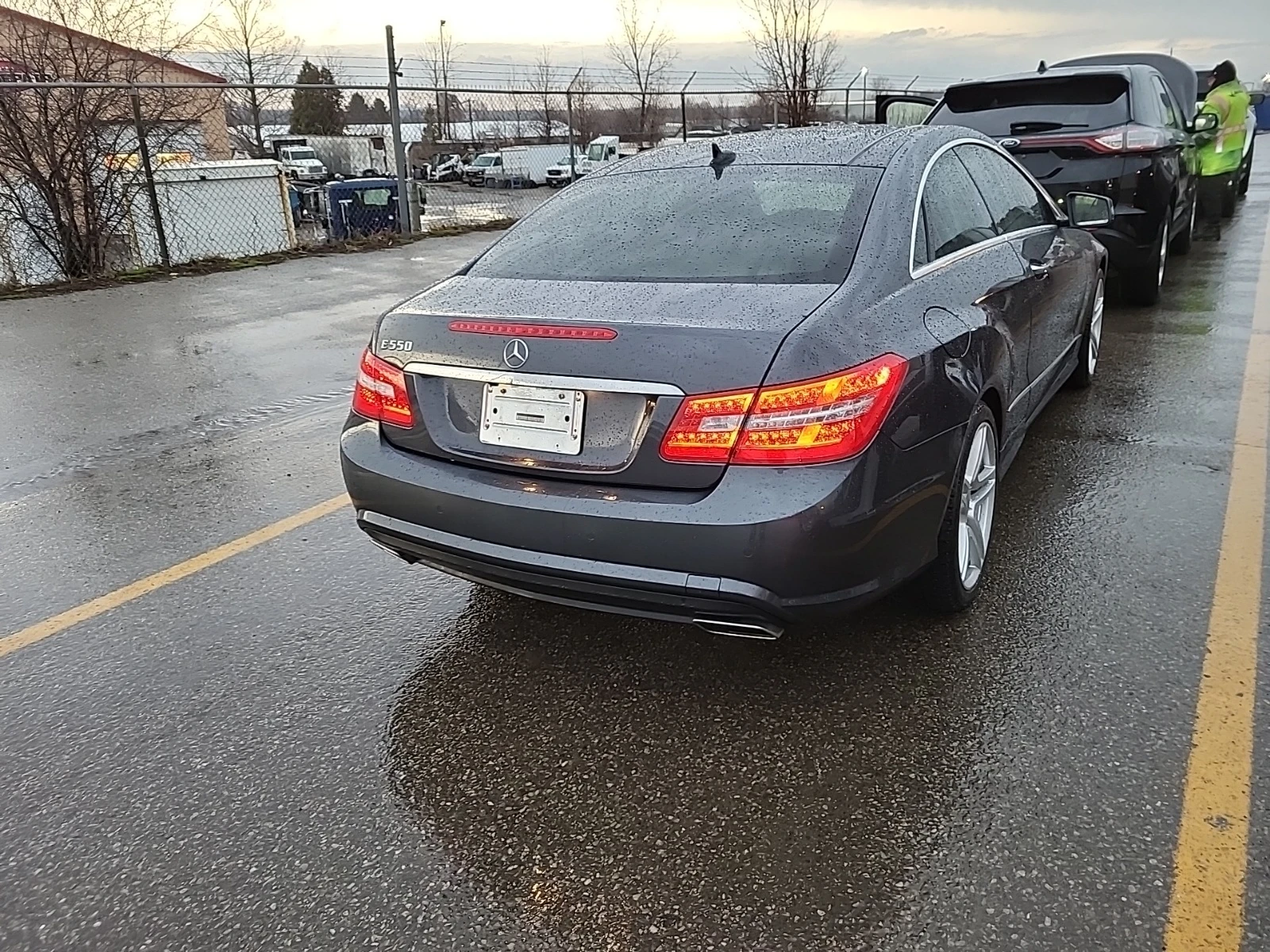 Mercedes-Benz E 500 ОБДУХВАНЕ * ПАНОРАМА * СЕРВИЗНА ИСТОРИЯ * , снимка 3 - Автомобили и джипове - 54140753