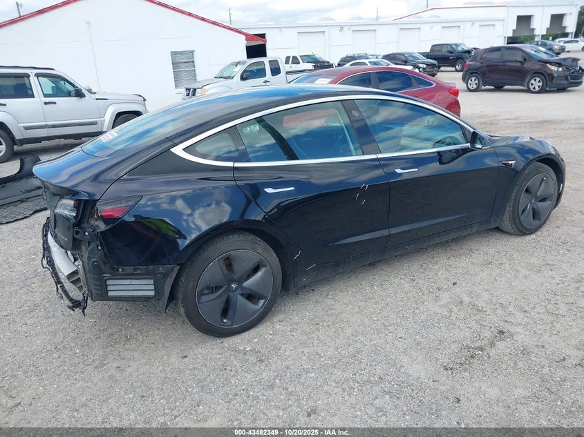 Tesla Model 3 Long Range/Performance, снимка 4 - Автомобили и джипове - 54419109