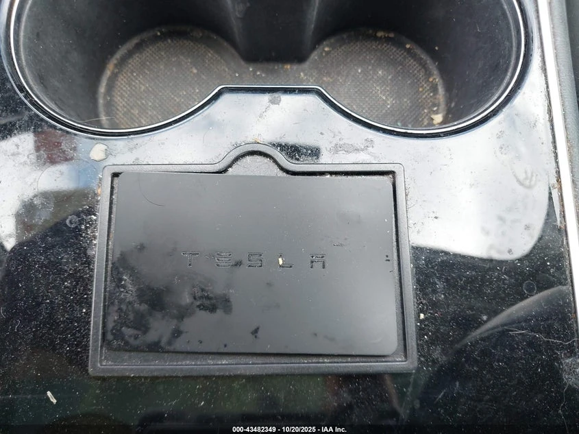 Tesla Model 3 Long Range/Performance, снимка 11 - Автомобили и джипове - 54419109