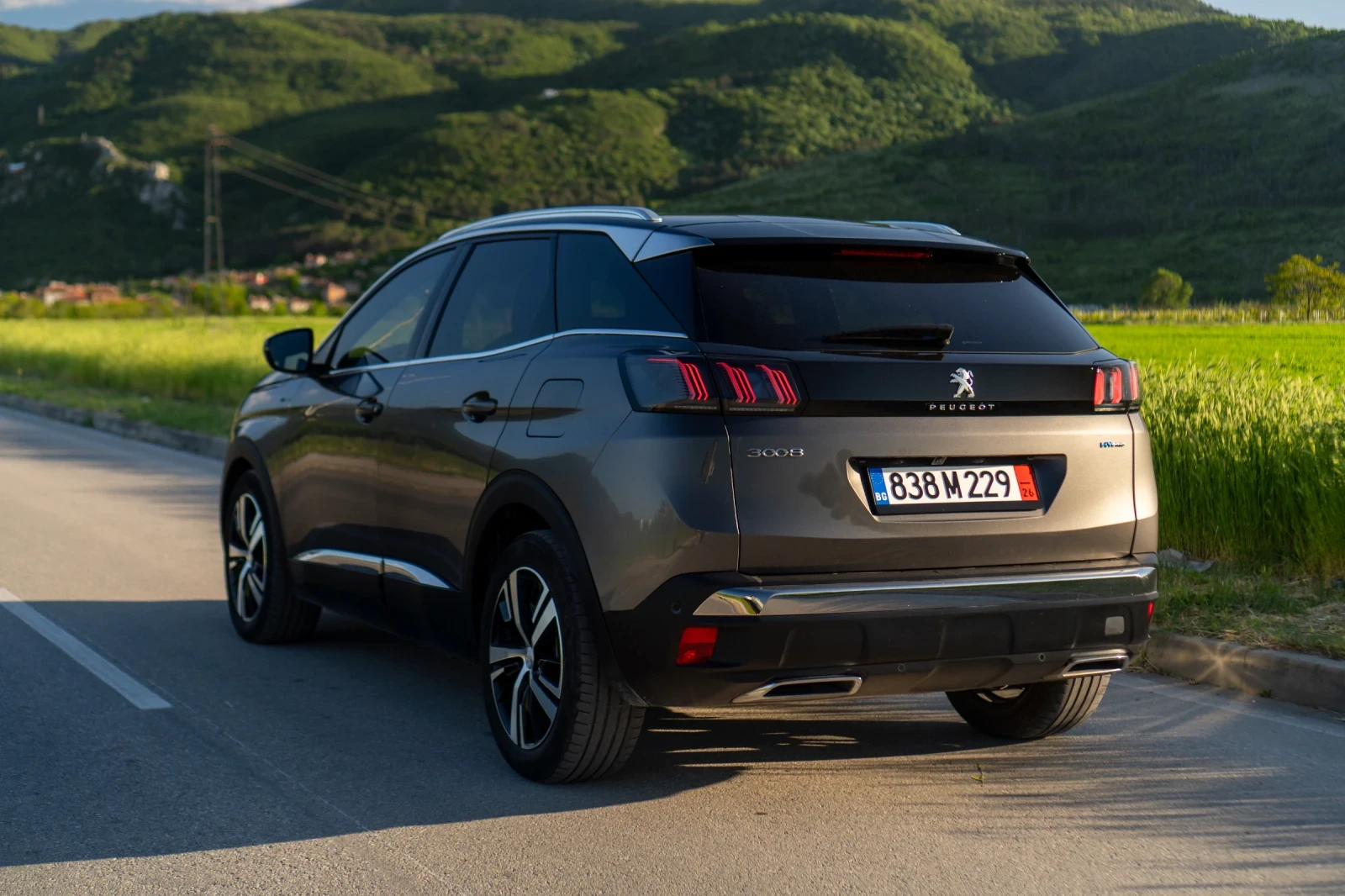 Peugeot 3008 GT* Plug in Hybrid* 79951km* Алкантара* FULL LED, снимка 7 - Автомобили и джипове - 54631421