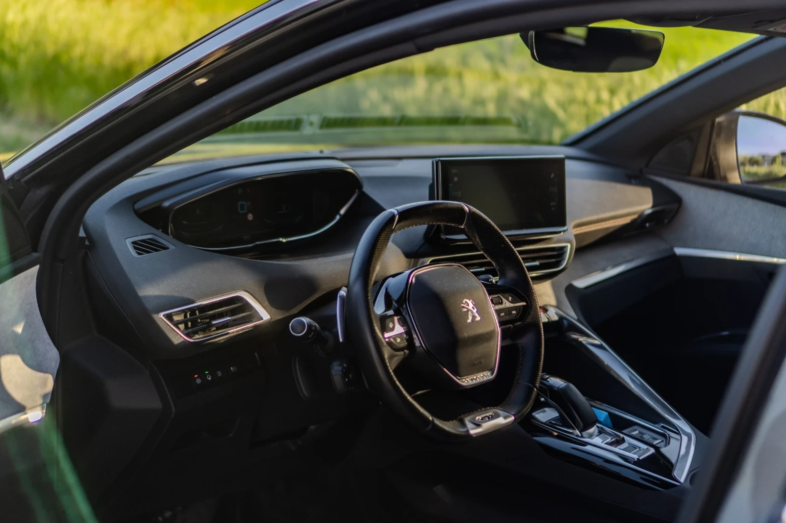 Peugeot 3008 GT* Plug in Hybrid* 79951km* Алкантара* FULL LED, снимка 9 - Автомобили и джипове - 54631421
