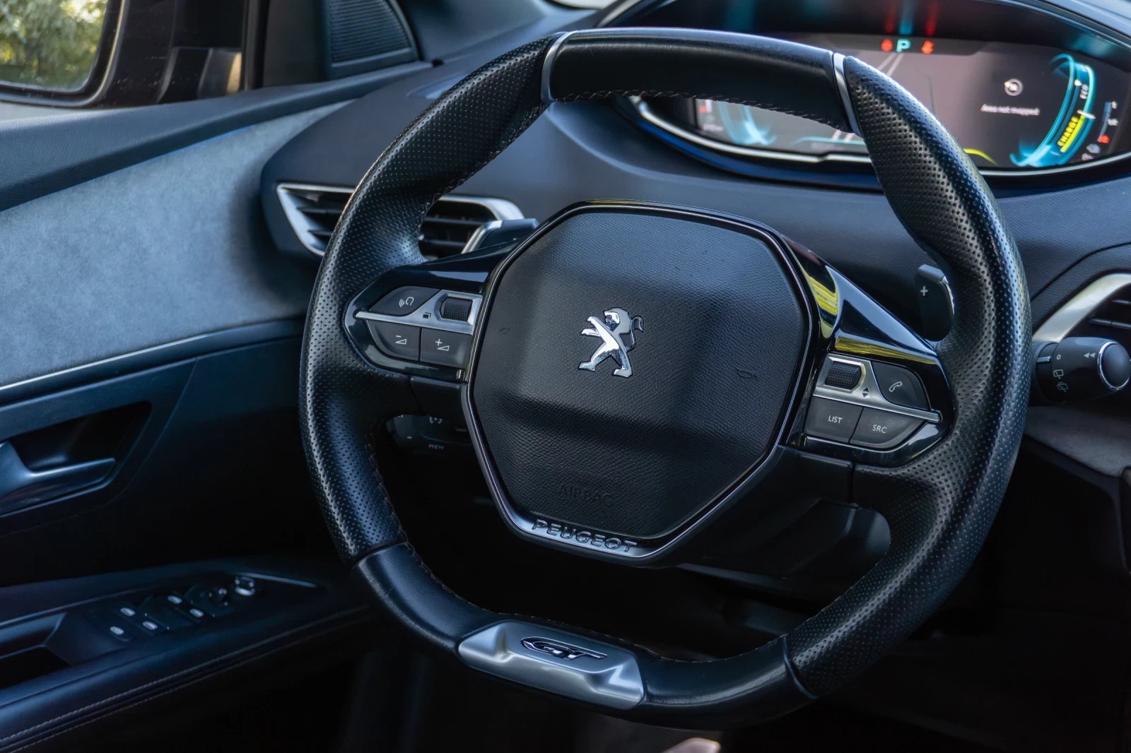Peugeot 3008 GT* Plug in Hybrid* 79951km* Алкантара* FULL LED, снимка 11 - Автомобили и джипове - 54631421