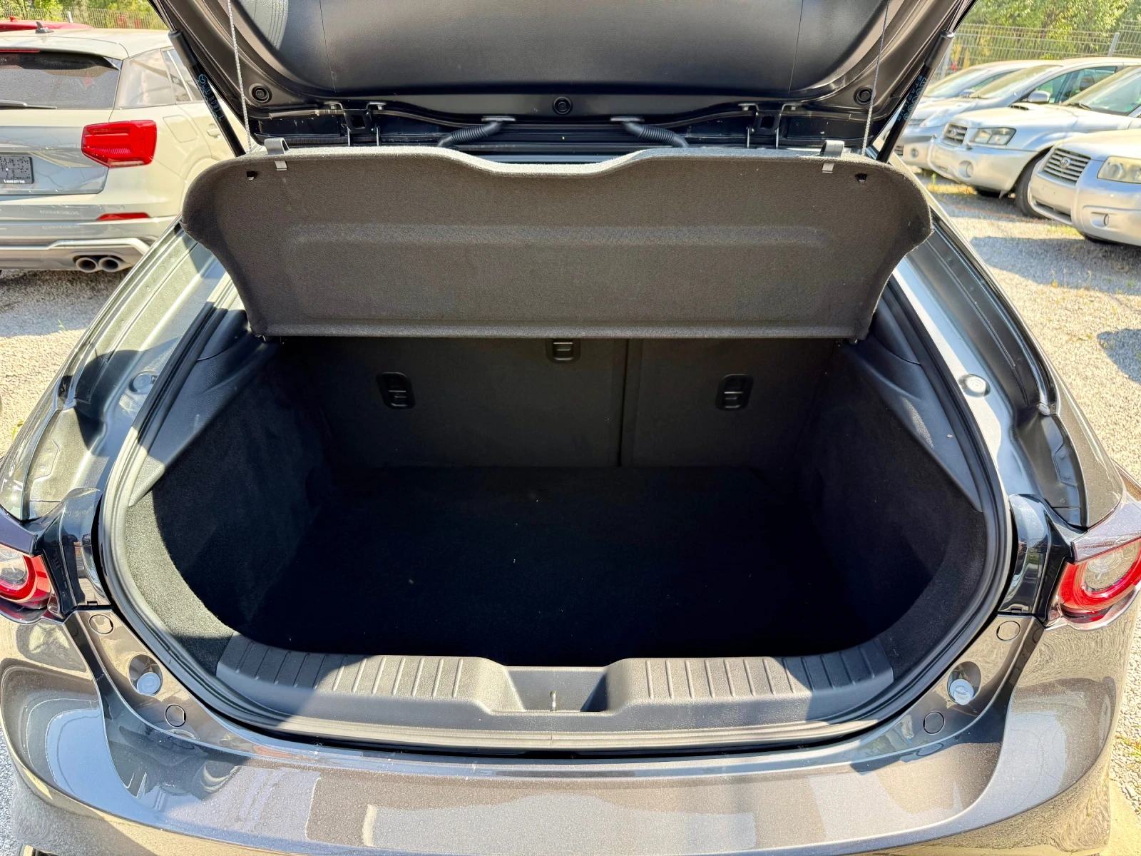 Mazda 3 SkyActivG, снимка 17 - Автомобили и джипове - 55623366