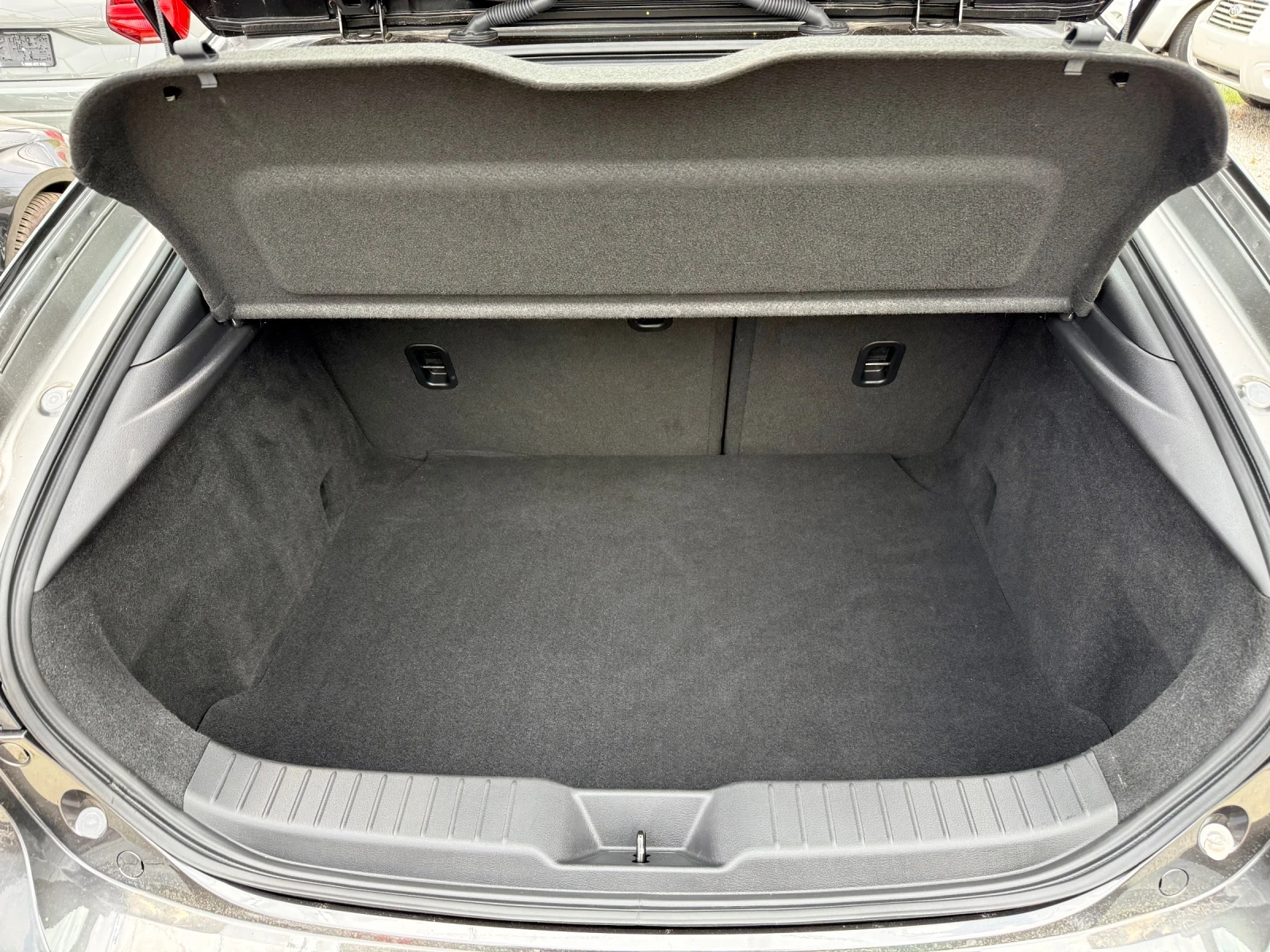 Mazda 3 SkyActivG, снимка 16 - Автомобили и джипове - 55623366