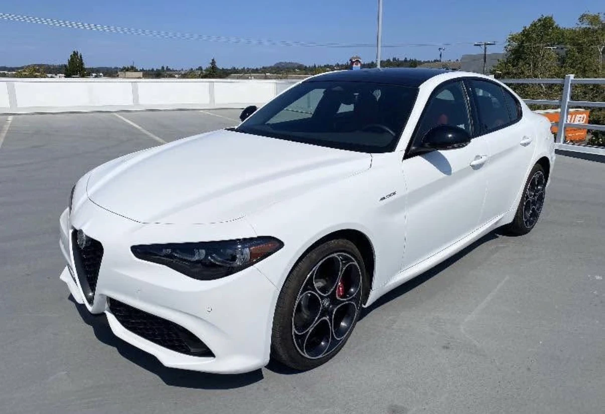 Alfa Romeo Giulia 2.0T * VELOCE * 8ZF * НОВА * 