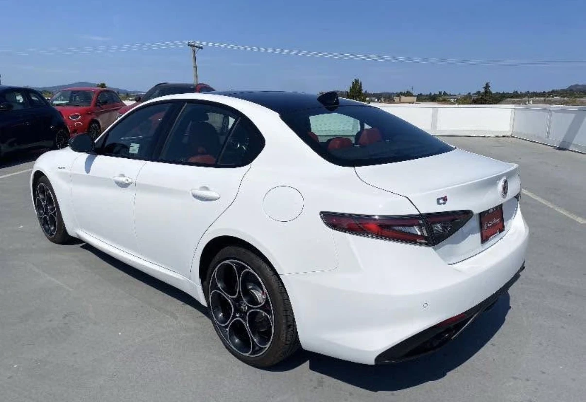Alfa Romeo Giulia 2.0T * VELOCE * 8ZF * НОВА * , снимка 3 - Автомобили и джипове - 56011544