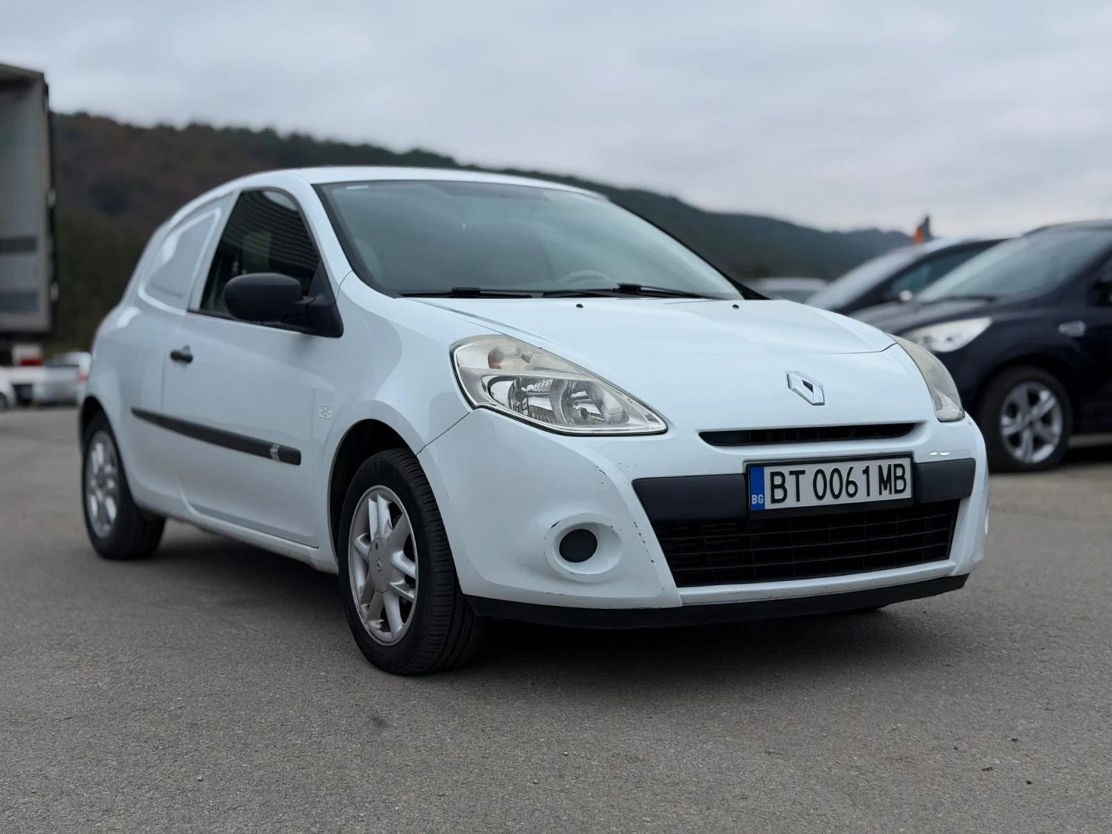 Renault Clio 1.5dCi, снимка 3 - Автомобили и джипове - 56659736