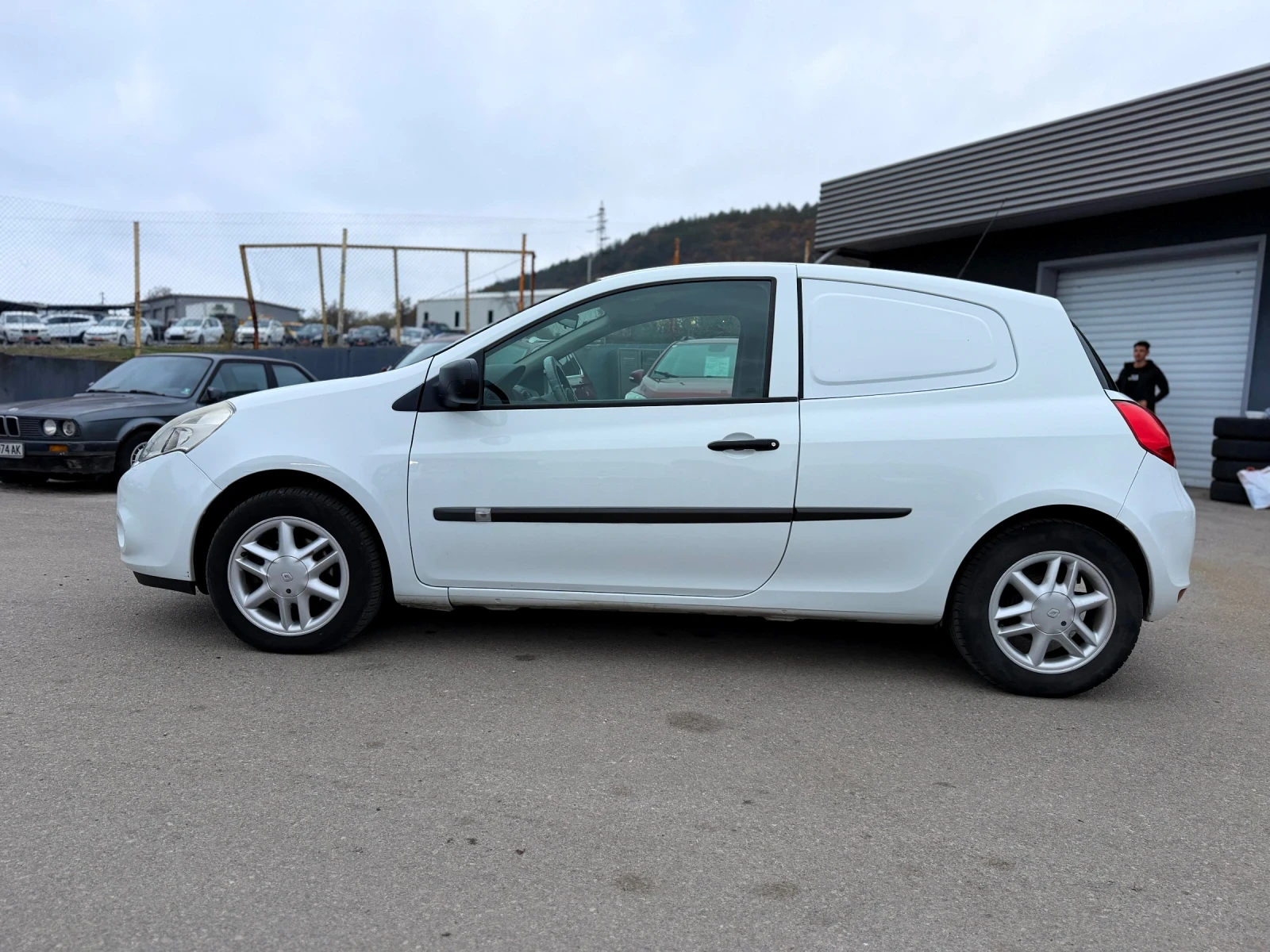 Renault Clio 1.5dCi, снимка 7 - Автомобили и джипове - 56659736