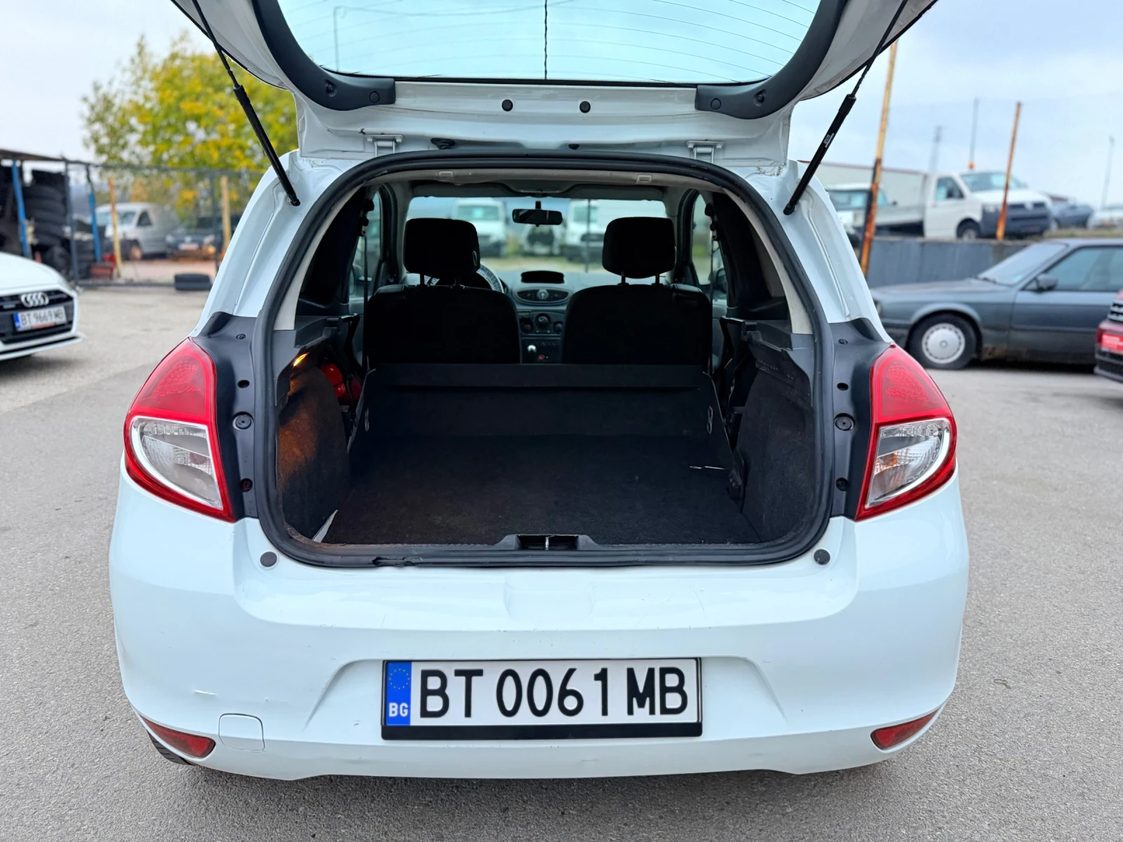 Renault Clio 1.5dCi, снимка 14 - Автомобили и джипове - 56659736