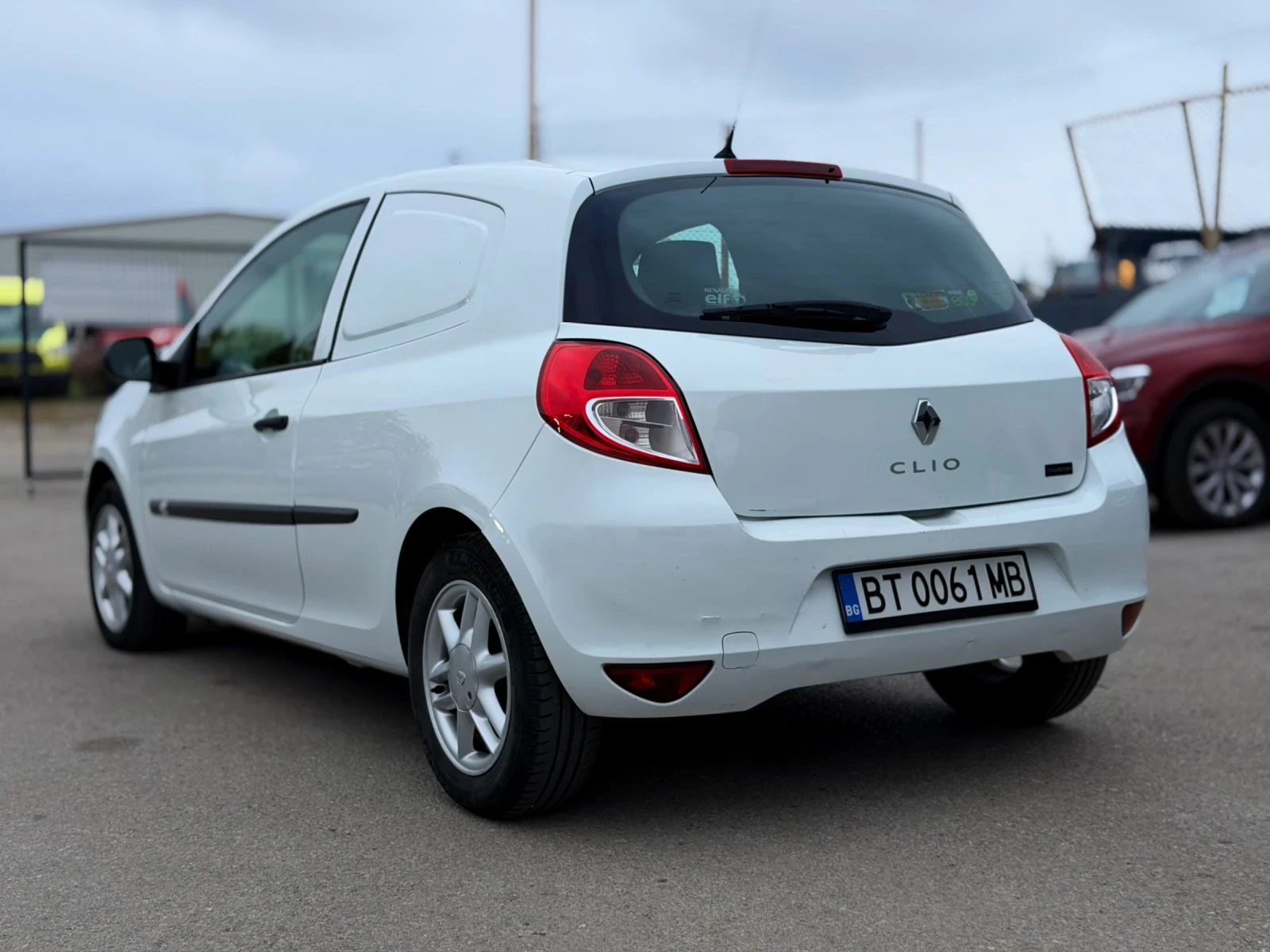Renault Clio 1.5dCi, снимка 4 - Автомобили и джипове - 56659736