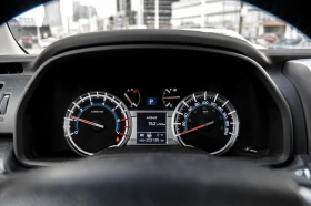 Toyota 4runner 4.0* V6* LIMITED* ПОДГРЕВ* КАМЕРА* КЕЙЛЕС* АВТОПИЛ, снимка 11