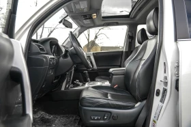 Toyota 4runner 4.0* V6* LIMITED* ПОДГРЕВ* КАМЕРА* КЕЙЛЕС* АВТОПИЛ, снимка 13