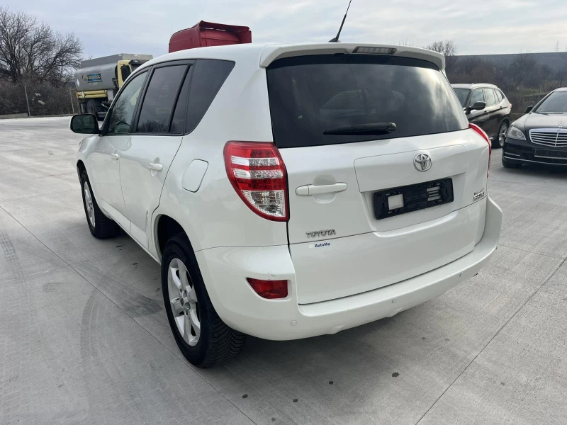 Toyota Rav4, снимка 4 - Автомобили и джипове - 48146909