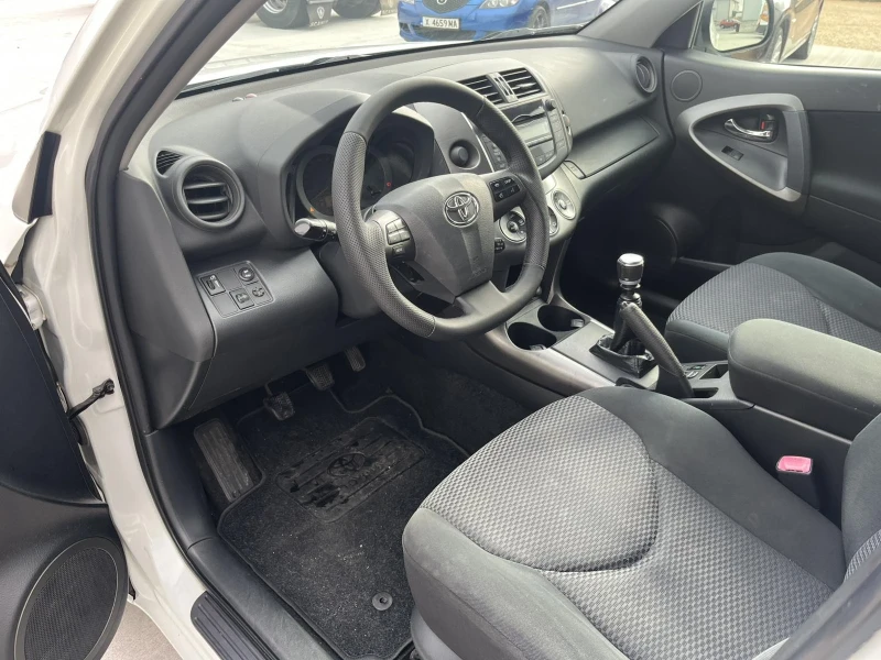 Toyota Rav4, снимка 6 - Автомобили и джипове - 48146909