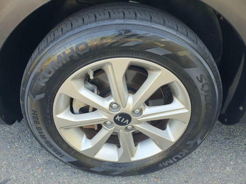 Kia Stonic Diesel 1.6 Deluxe * НАЙ-ДОБРА ЦЕНА В БЪЛГАРИЯ* , снимка 5 - Автомобили и джипове - 52111984