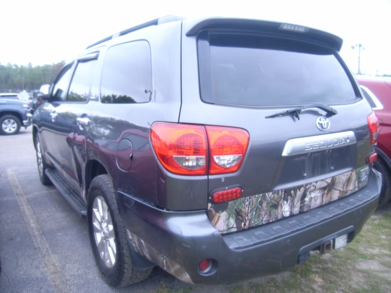 Toyota Sequoia PLATINUM / 5.7 / ТОПЪЛ ЩАТ / БЕЗ РЪЖДА, снимка 3 - Автомобили и джипове - 52579863