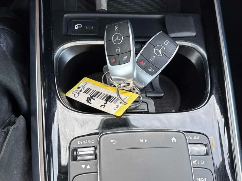 Mercedes-Benz GLB 250/CARFAX/ДИСТРОНИК/360 КАМЕРИ , снимка 12 - Автомобили и джипове - 53599567