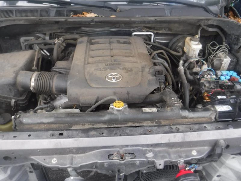 Toyota Sequoia PLATINUM / 5.7 / ТОПЪЛ ЩАТ / БЕЗ РЪЖДА, снимка 11 - Автомобили и джипове - 52579863