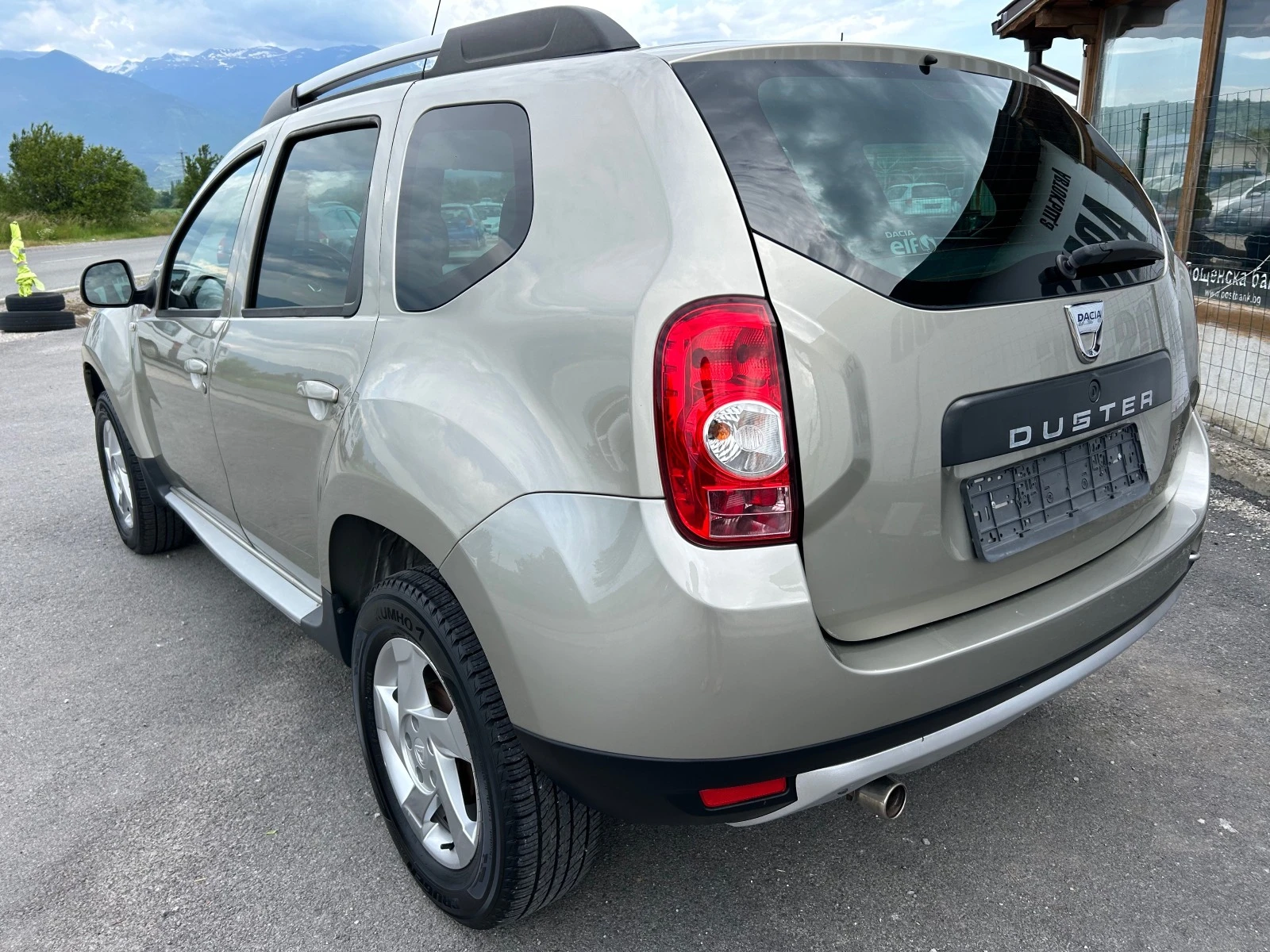 Dacia Duster 1.6i Laureate - изображение 4