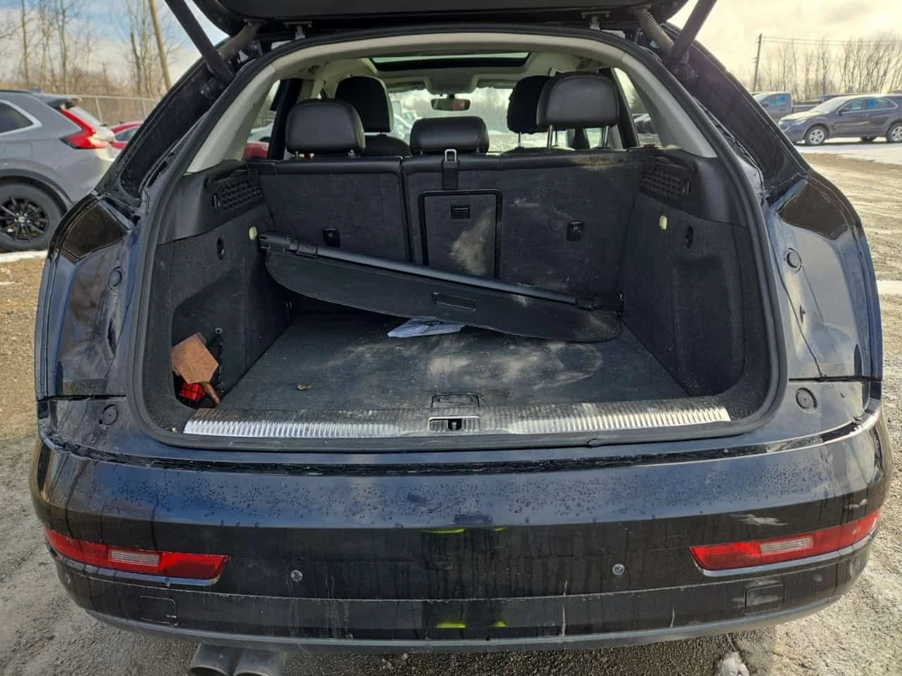 Audi Q3 * PROGRESSIV * CARFAX * БЕЗ ПЪРВОНАЧАЛНА ВНОСКА, снимка 14 - Автомобили и джипове - 54132954