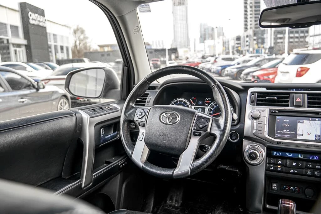 Toyota 4runner 4.0* V6* LIMITED* ПОДГРЕВ* КАМЕРА* КЕЙЛЕС* АВТОПИЛ, снимка 7 - Автомобили и джипове - 55275690