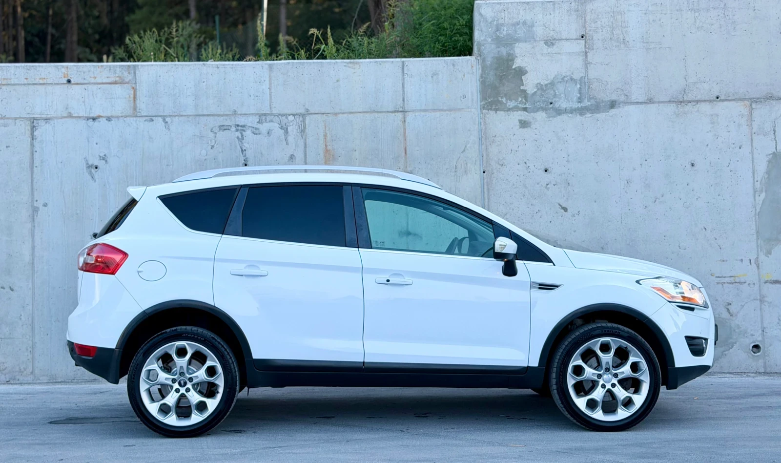 Ford Kuga 2.0TDCi~140hp~4x4~TITANIUM~KEYLESS, снимка 4 - Автомобили и джипове - 55710007