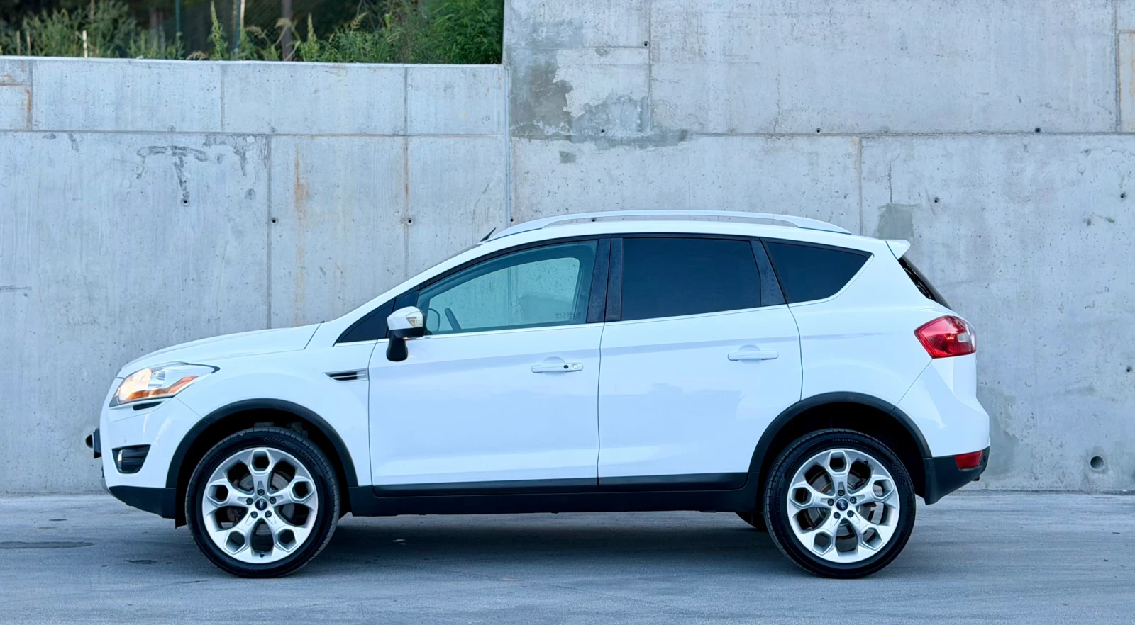 Ford Kuga 2.0TDCi~140hp~4x4~TITANIUM~KEYLESS, снимка 8 - Автомобили и джипове - 55710007
