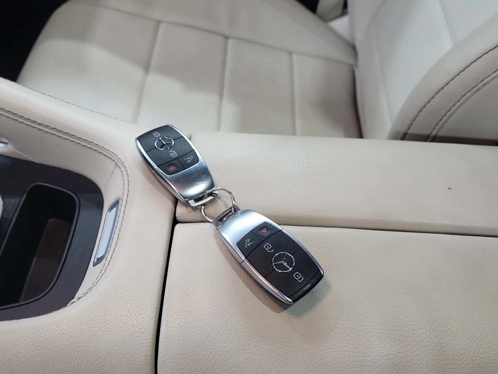 Mercedes-Benz GLE 350* CARFAX* АВТОКРЕДИТ БЕЗ ПЪРВОНАЧАЛНА ВНОСКА* , снимка 8 - Автомобили и джипове - 56093959