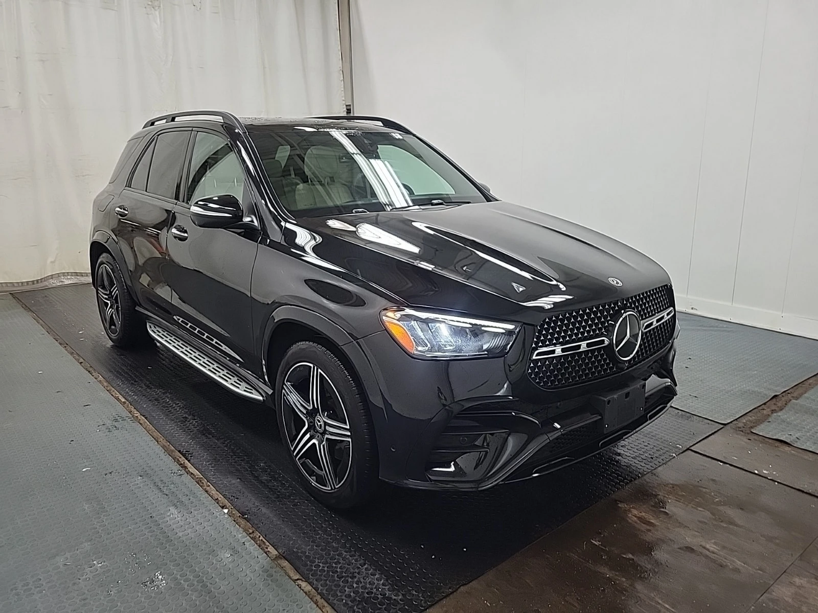 Mercedes-Benz GLE 350* CARFAX* АВТОКРЕДИТ БЕЗ ПЪРВОНАЧАЛНА ВНОСКА* , снимка 2 - Автомобили и джипове - 56093959